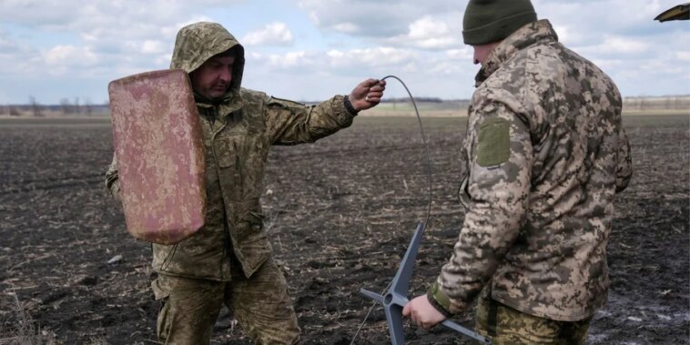 Ілон Маск частково зірвав контрнаступ України у 2022 році, наказавши відключити Starlink у Херсонській області — Reuters 7 d42c7f02af0e325ba16387066b74611e